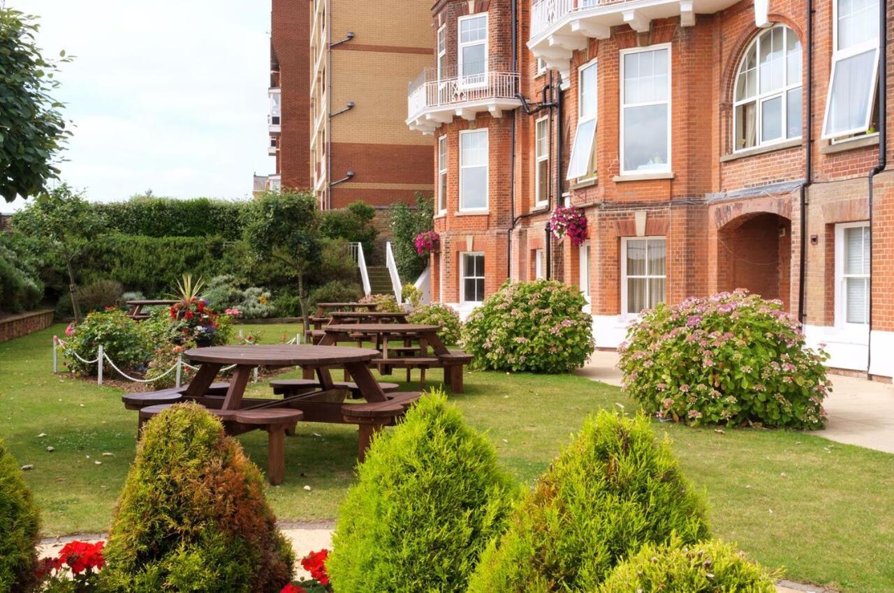 Hotel Victoria Lowestoft Kültér fotó